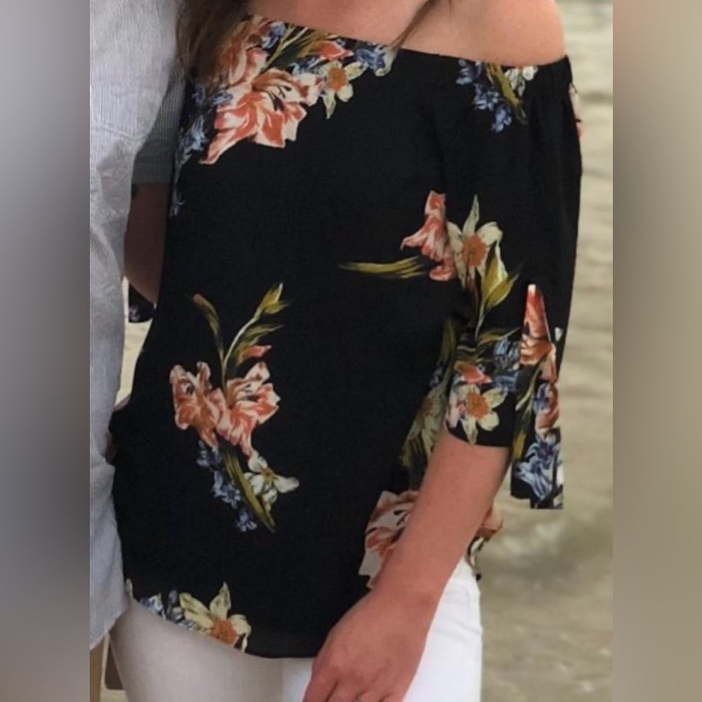 🖤Babaton Black Floral Blouse🖤